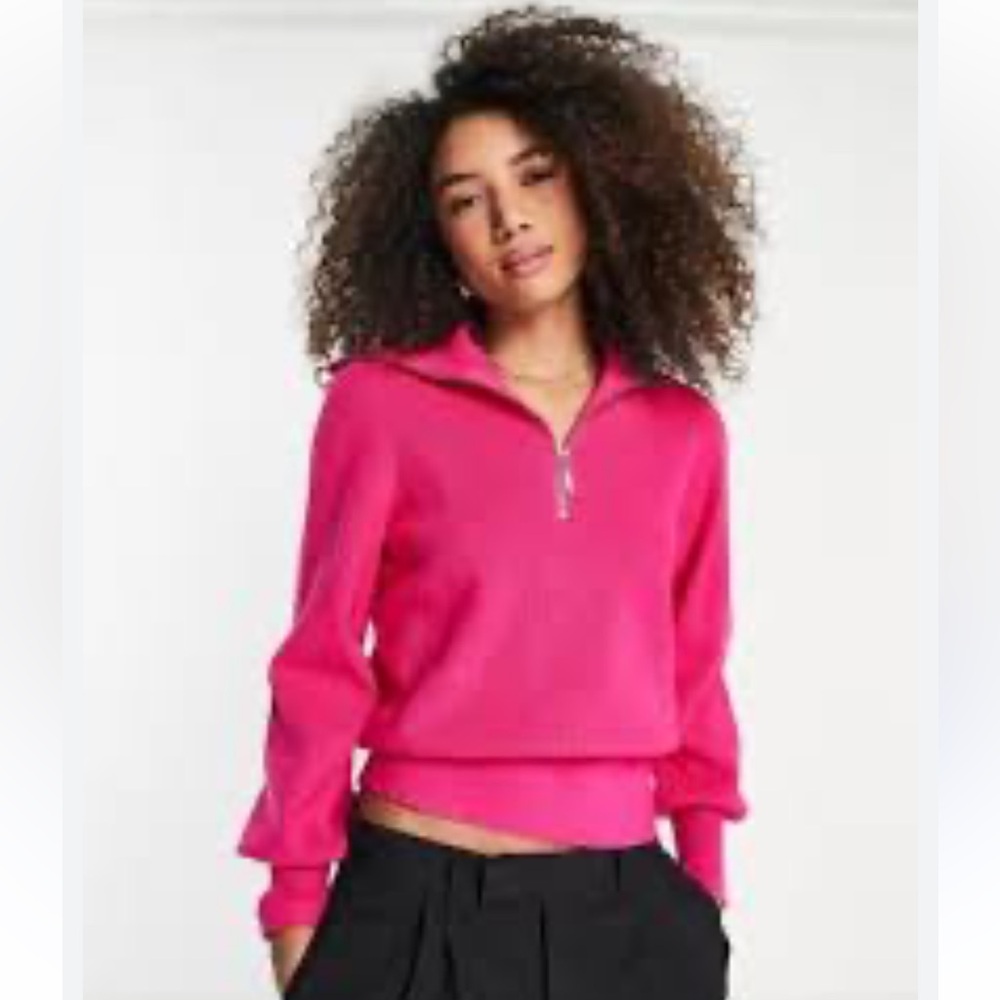 Generation Love Mock Neck‎ Long Sleeve
Sweatshirt E4